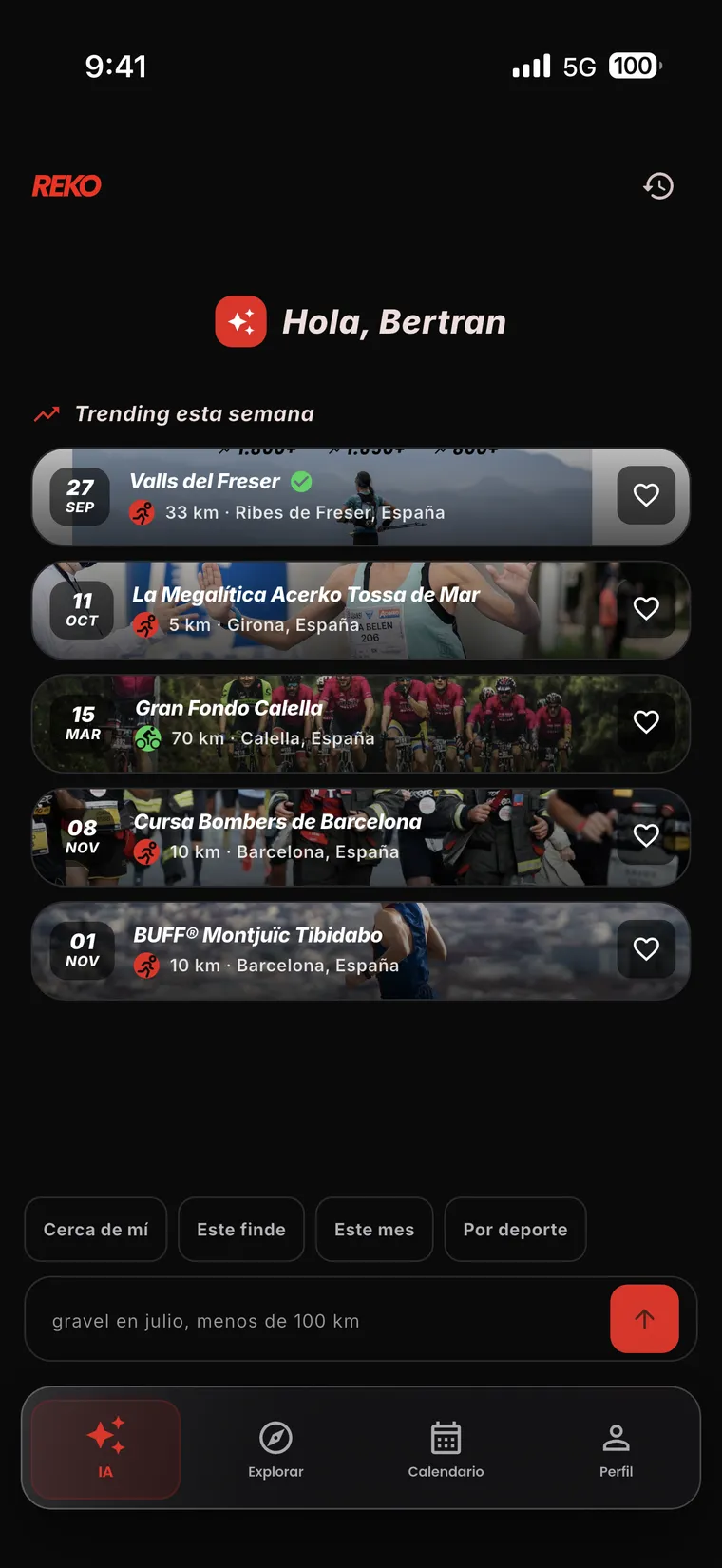 La app REKO con el asistente: carreras en tendencia y el campo para preguntar